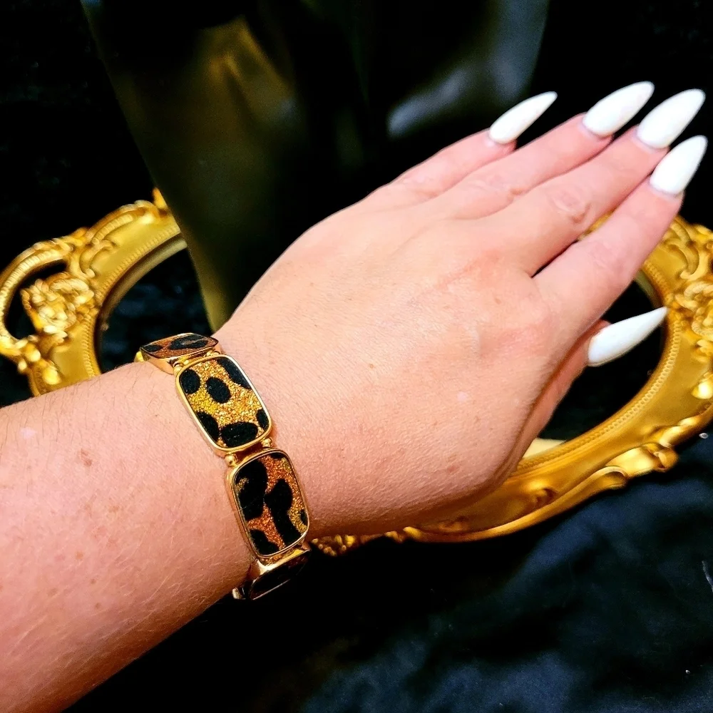 NWT Leopard Print Design Shimmer Gold Statement Bracelet